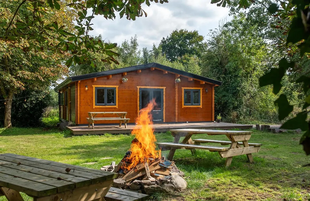 Rushbrook Log Cabin With Sauna-1