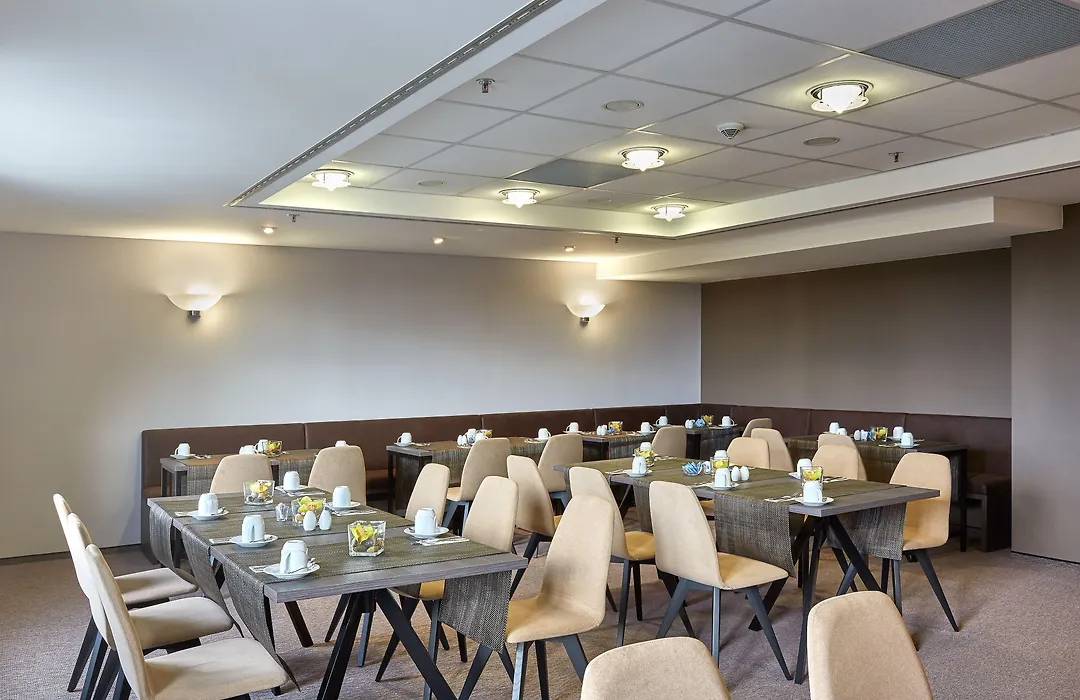 H+ Hotel Leipzig-1