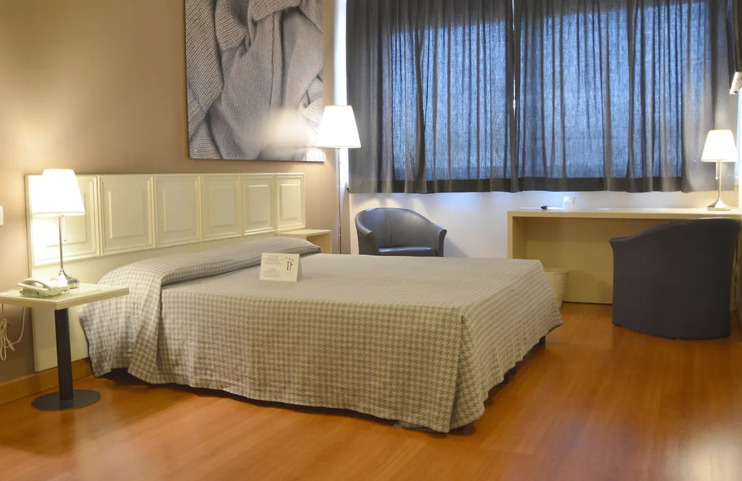 Hotel President-1