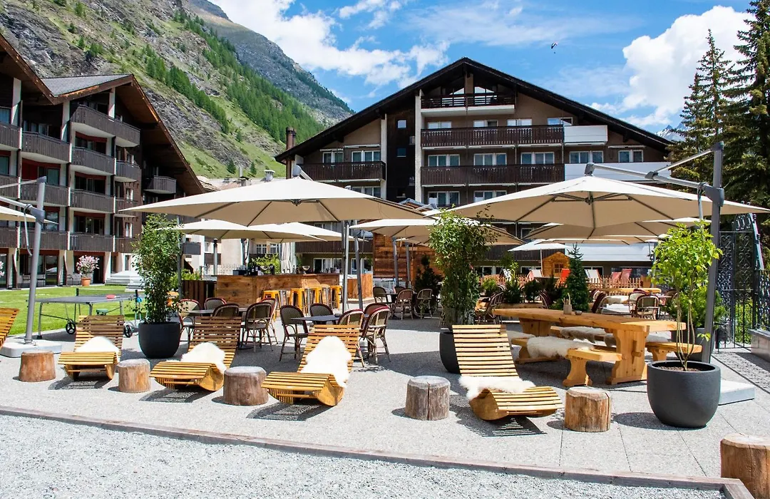 Schweizerhof Zermatt - a Small Luxury Hotel-1