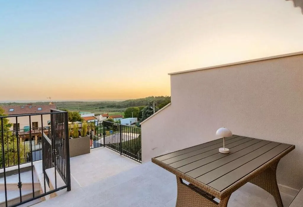 Villa In Mugeba With Swimming Pool-1