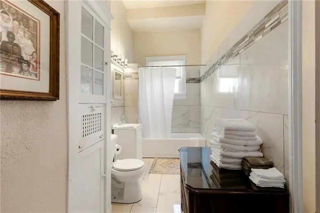 Modern 4Br Retreat Walk To Downtown New Orleans-1