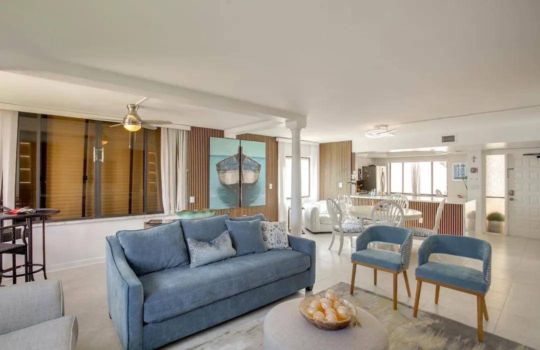 4 Mi To Lovers Key Sp: Modern Condo W/ Ocean Views-1
