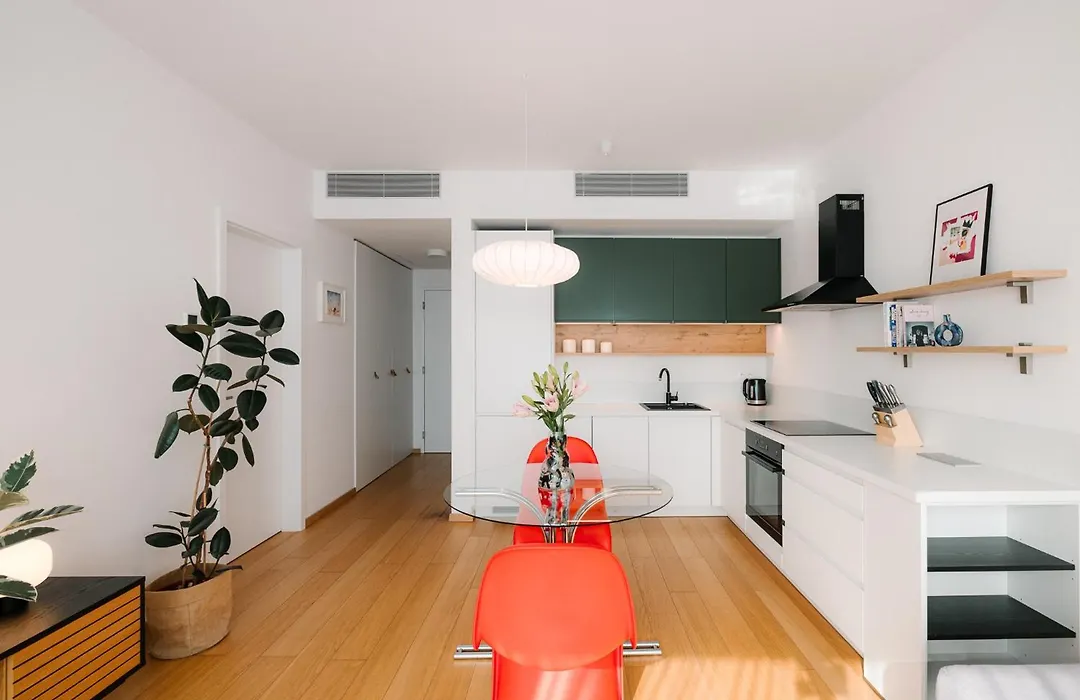 Cozy And Sunny Apartment With Free Parking Sky Park-1