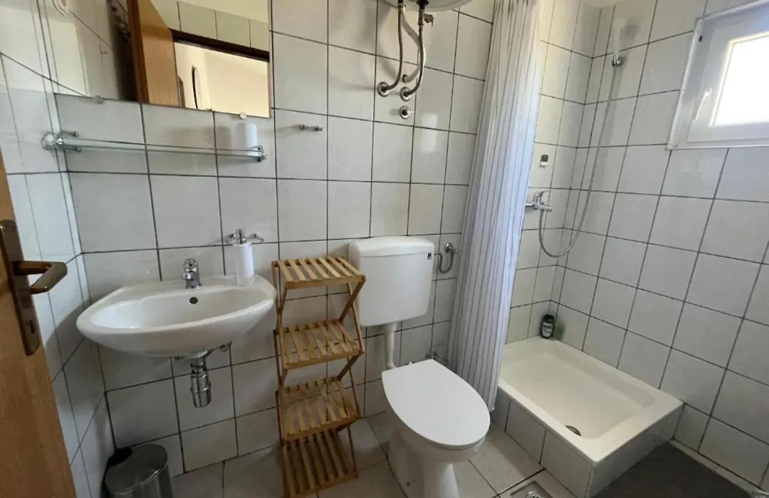 One Bedroom Apartment With Balcony 2-1