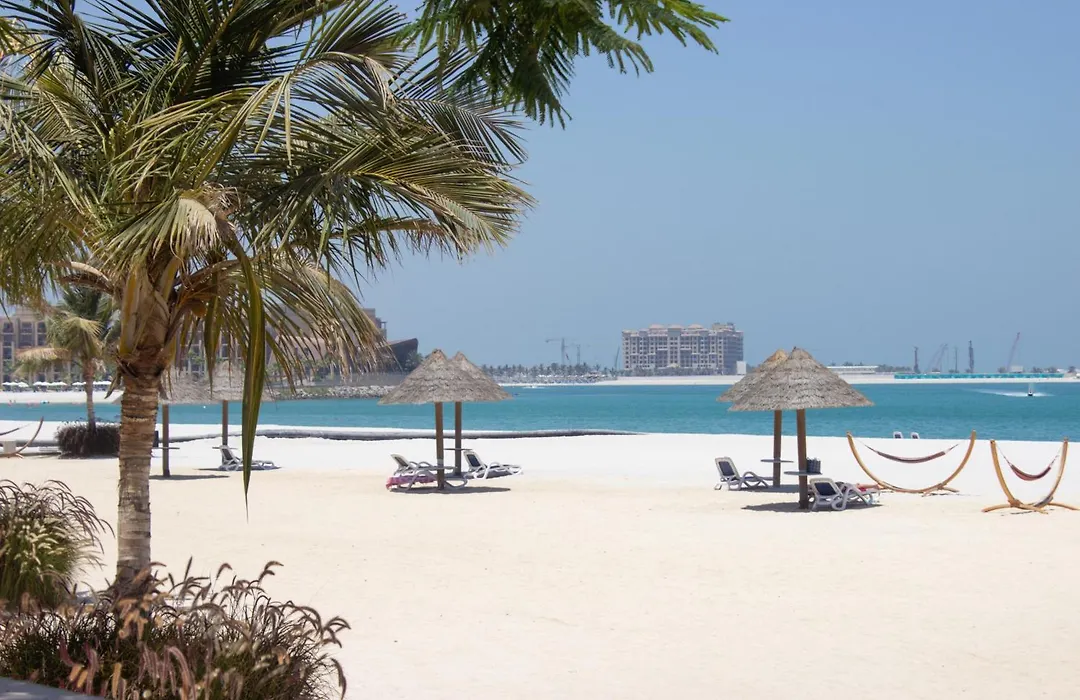 Charming Pool View Studio Retreat At Bab Al Bahr-1