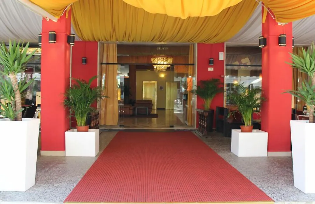 Hotel Amalfi & Restaurant Karaoke Bar-1