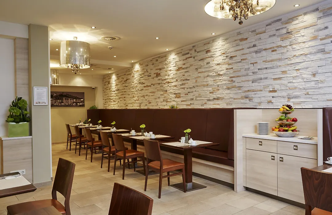 H+ Hotel München-1