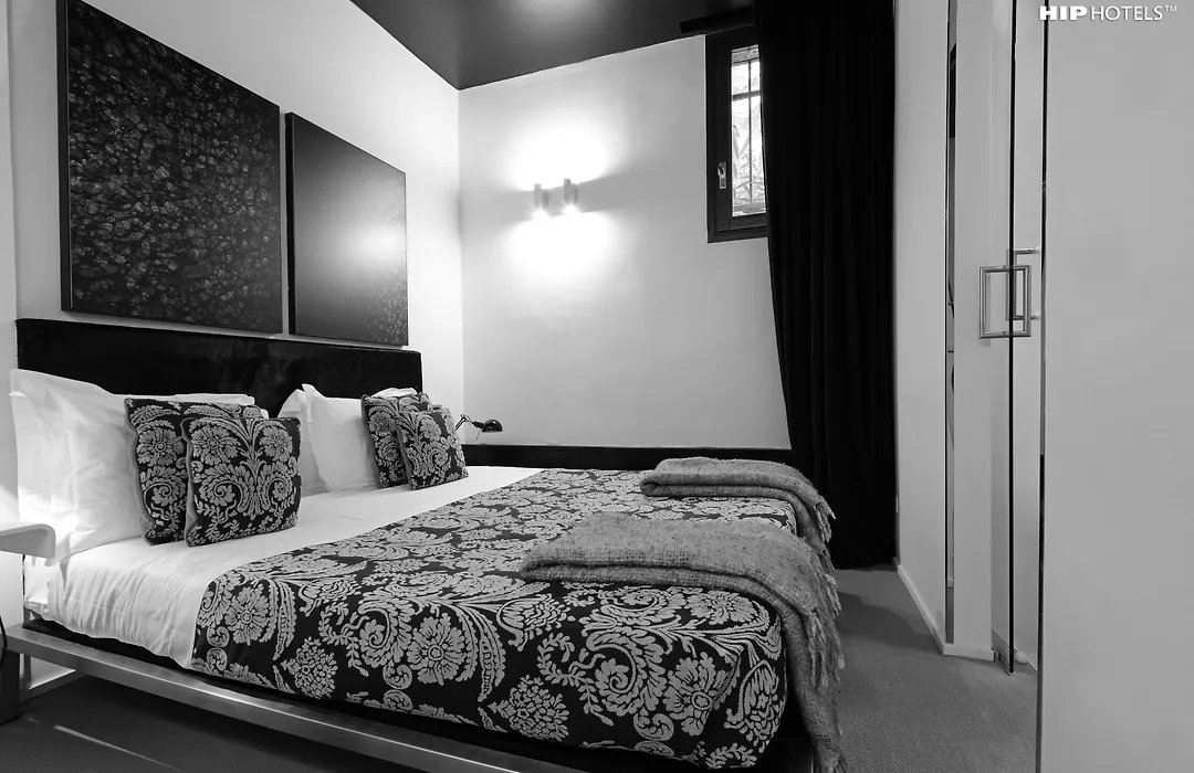 Charming House Iqs-1