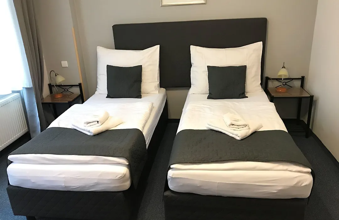 Hotel Boston-1