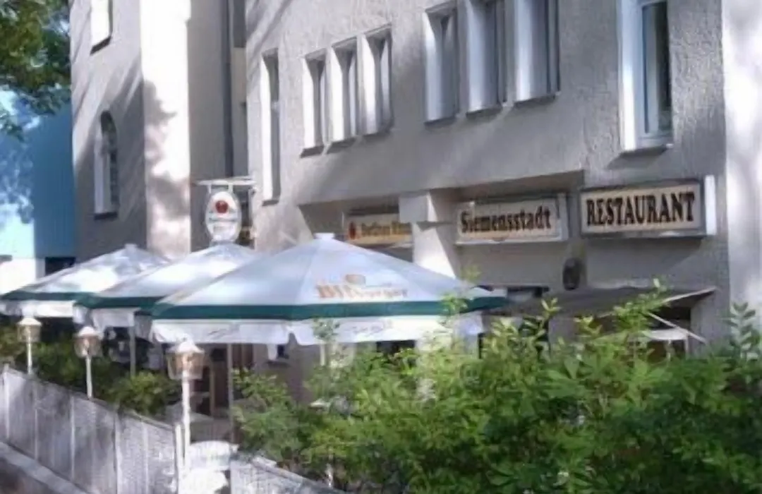 Hs Hotel Siemensstadt Gmbh-1