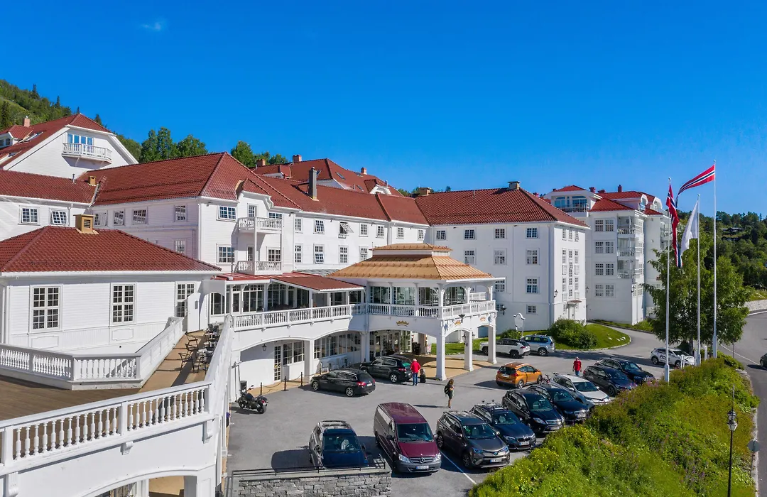 Dr. Holms Hotel-1