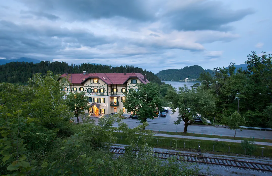 Hotel Triglav-1