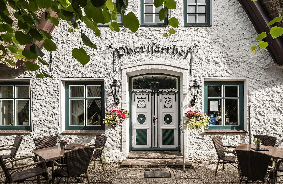 Hotel Pharisäerhof - DAS Hundehotel auf Nordstrand mit Restaurant und Café-1