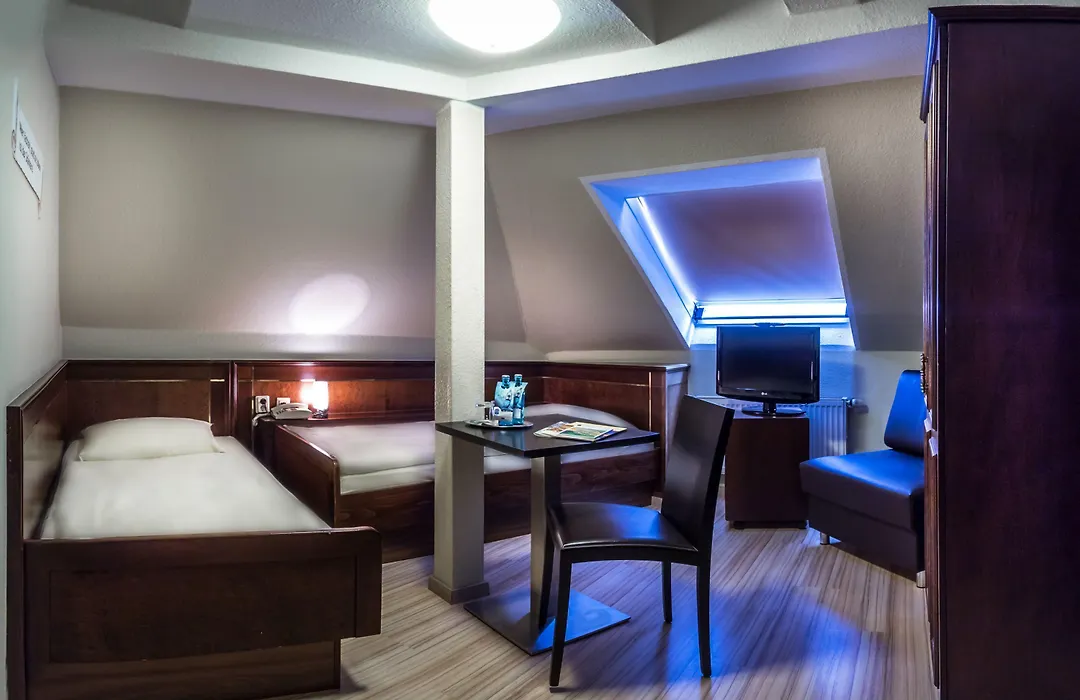 Hotel am Wilhelmsplatz-1