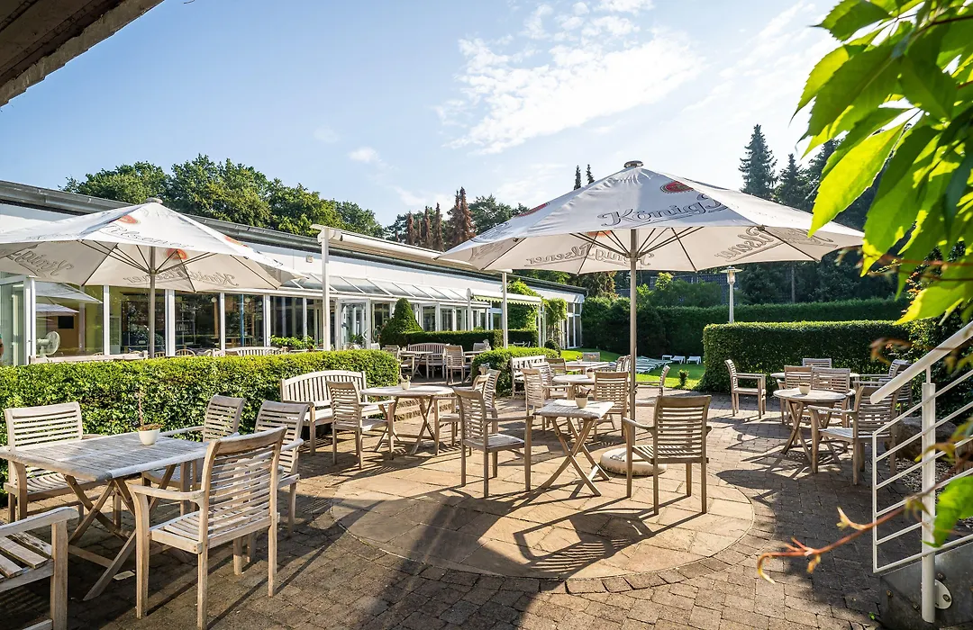 Waldhotel Tannenhäuschen-1