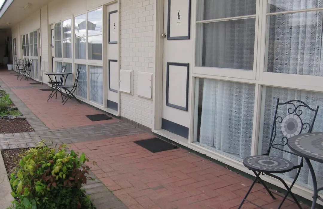 Darlot Motor Inn-1