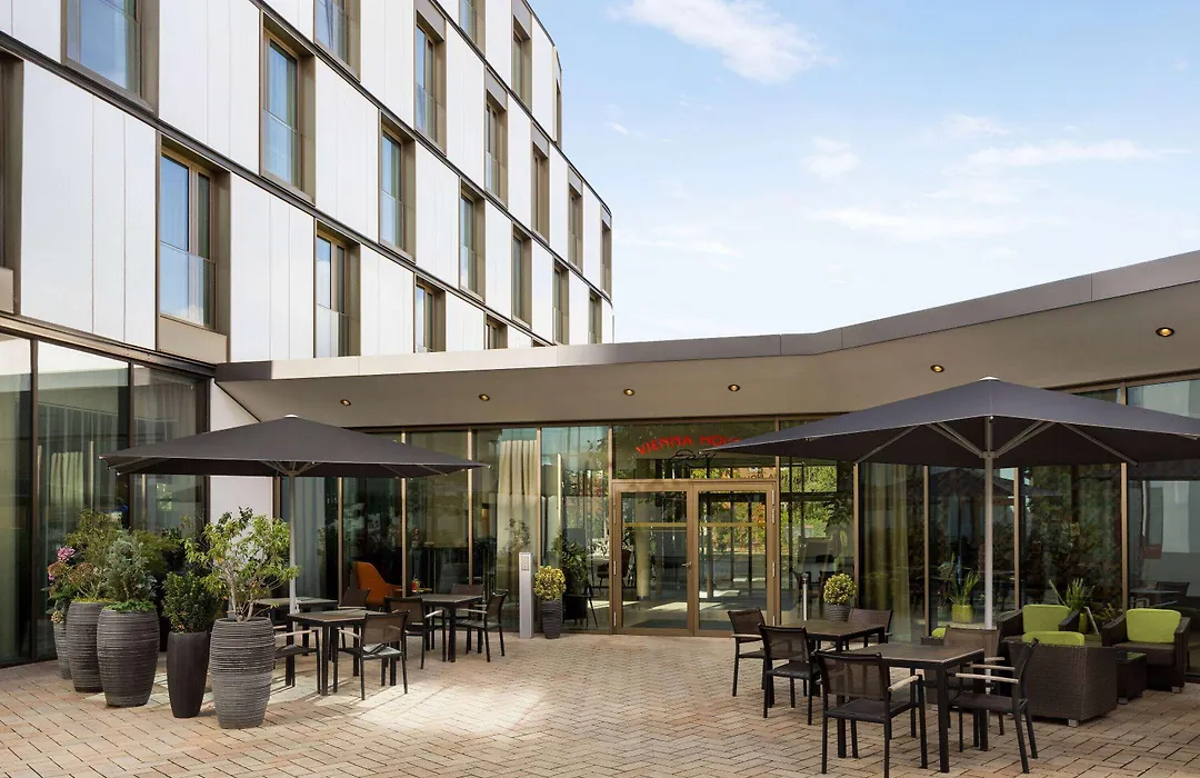 Vienna House Easy By Wyndham Osnabrueck City & Apartments-1