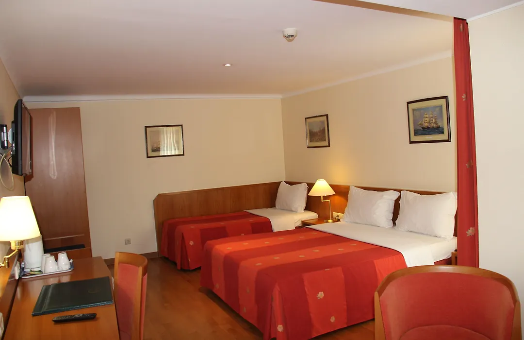 Hotel Perrin - former Carlton-1