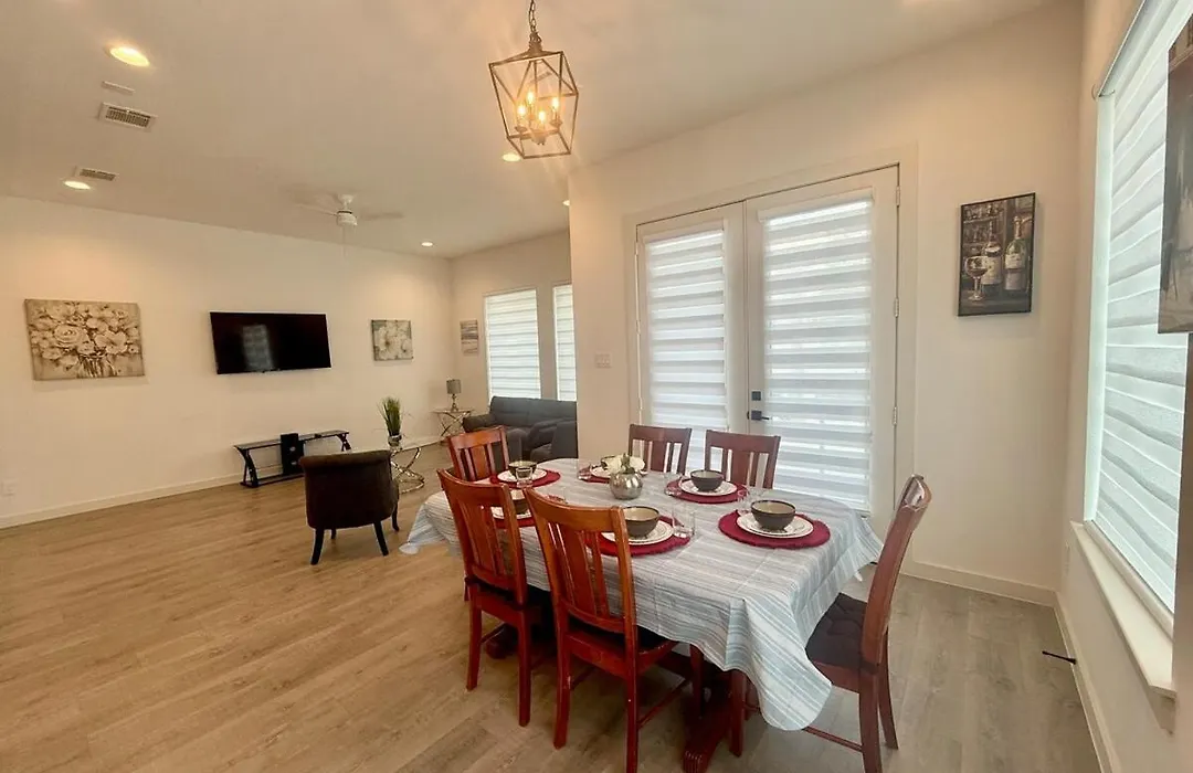 Beautiful Townhome Near Downtown Htx And Med Center-1