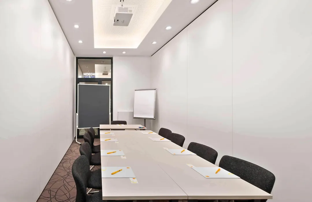 Super 8 By Wyndham Munich City North-1