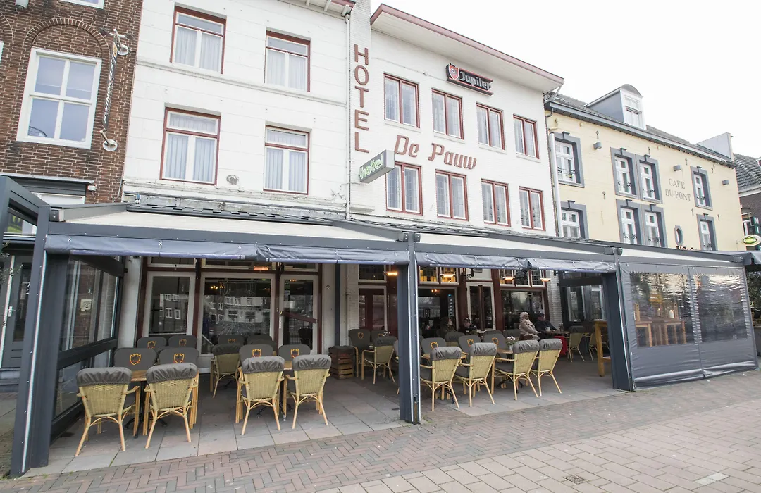 Hotel En Grand Cafe De Pauw-1