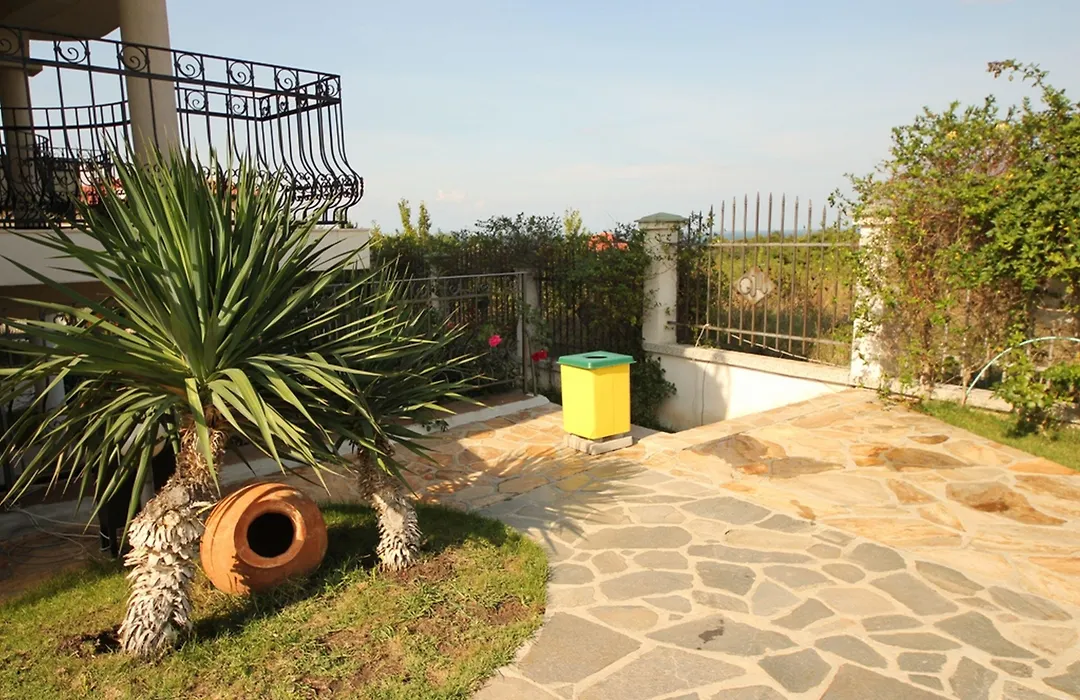 Menada Green Hills Apartments-1