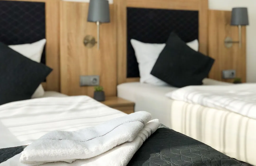 Hotel Bobr-1