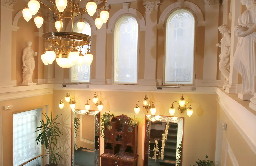 Hotel Maxim-1
