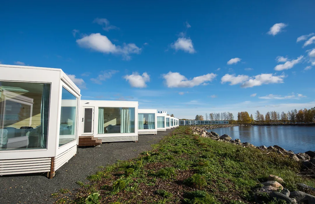 Seaside Glass Villas-1
