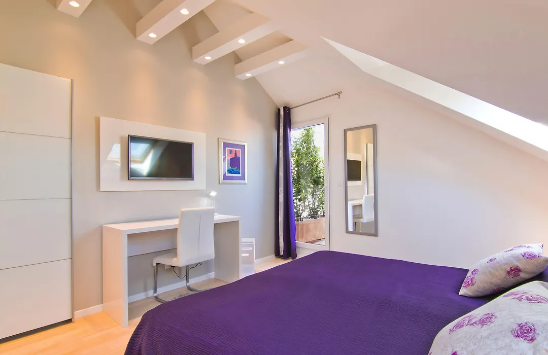 Laura Lux Suites-1