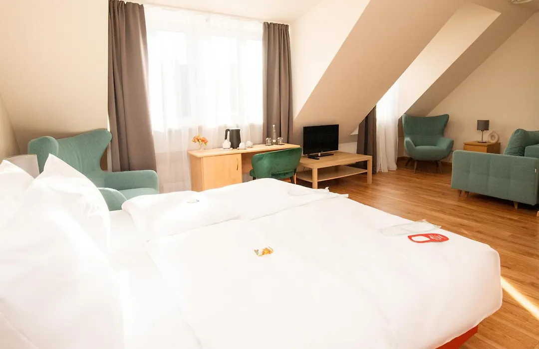 Hotel Deutsches Theater Landwehrstraße-1
