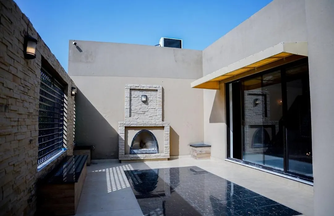 Spacious 5Br Luxury Family Home-1