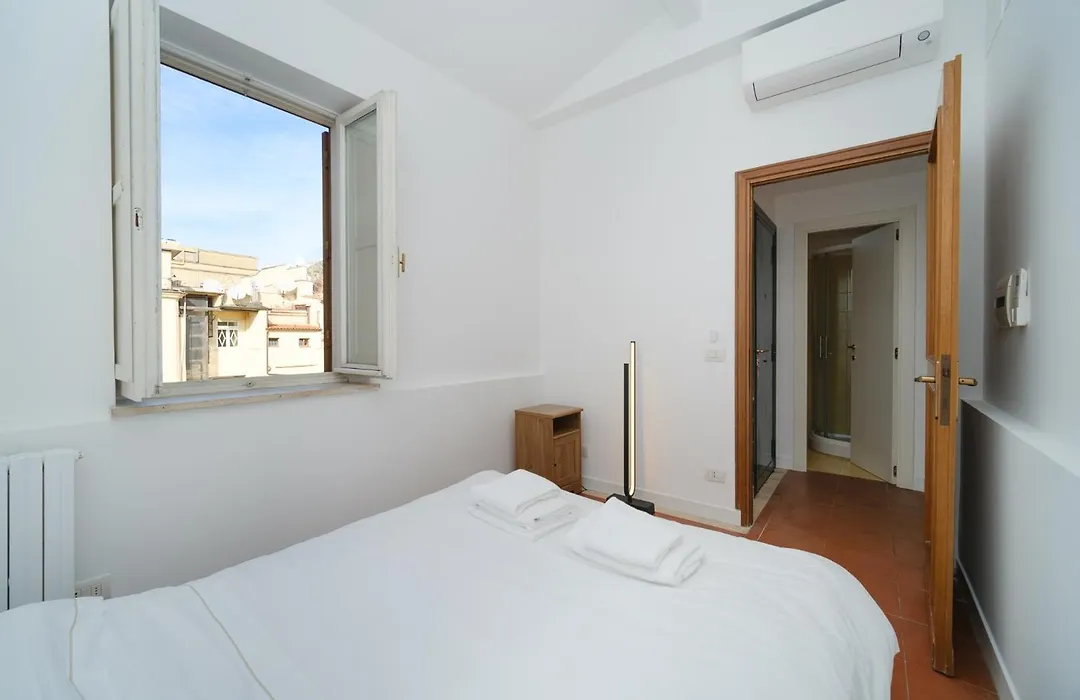 Juan'S Trevi Apartment Buddyrent-1