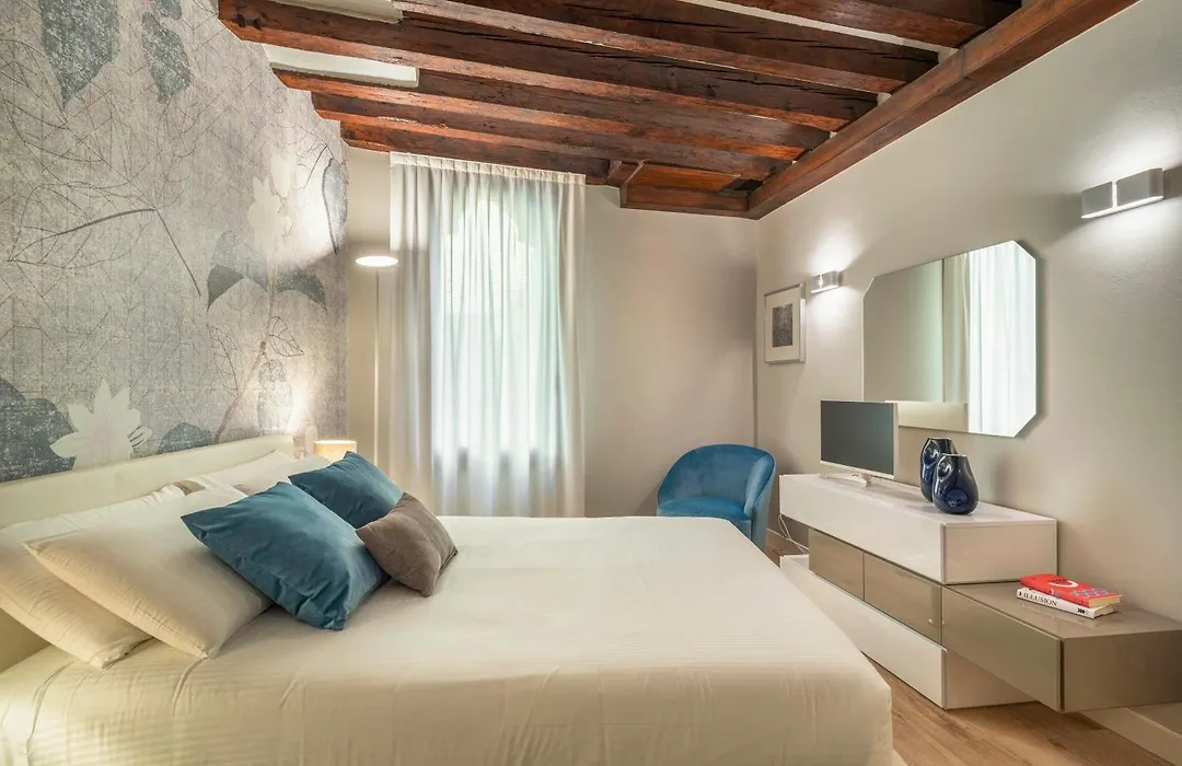 Ca D'Oro Charming Apartment R&R-1