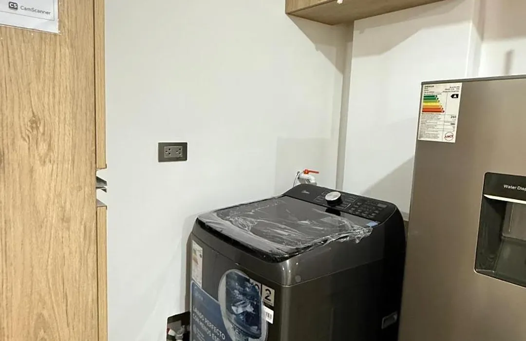 Apartamento De 3 Habitaciones, Cocina Americana Y Salon Moderno-1
