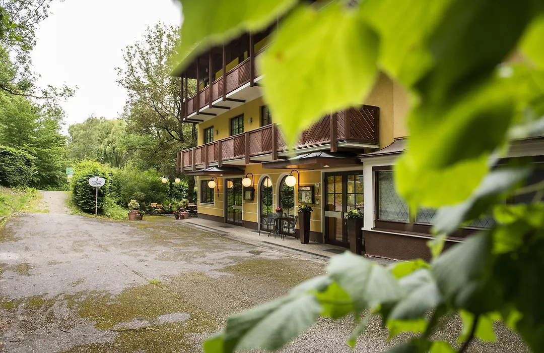 Parkhotel zur Klause-1
