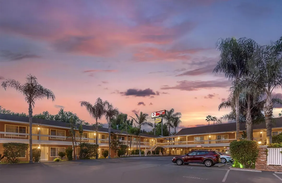 Best Western Plus Carriage Inn-1