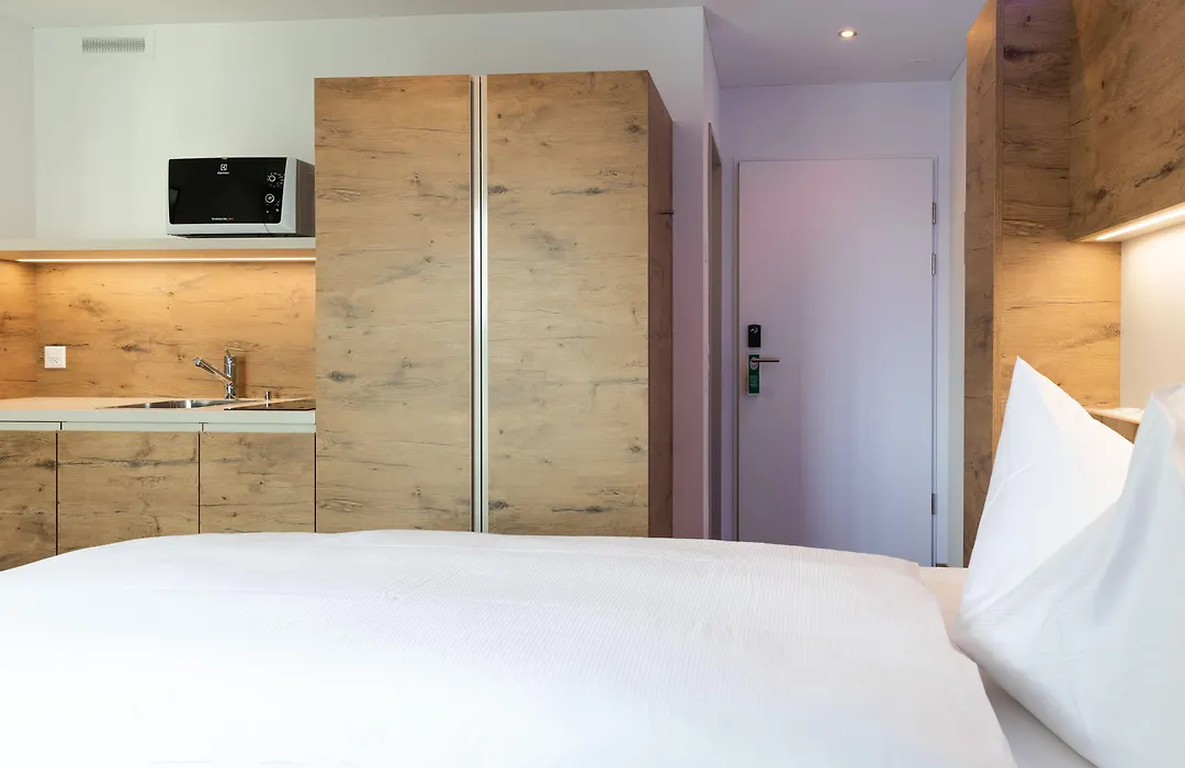 Jet Hotel Zurich Airport-1