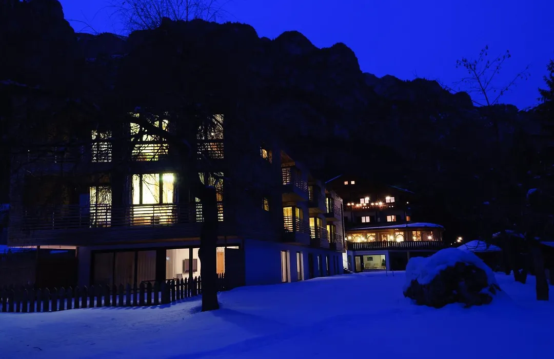 Hotel Pine-1