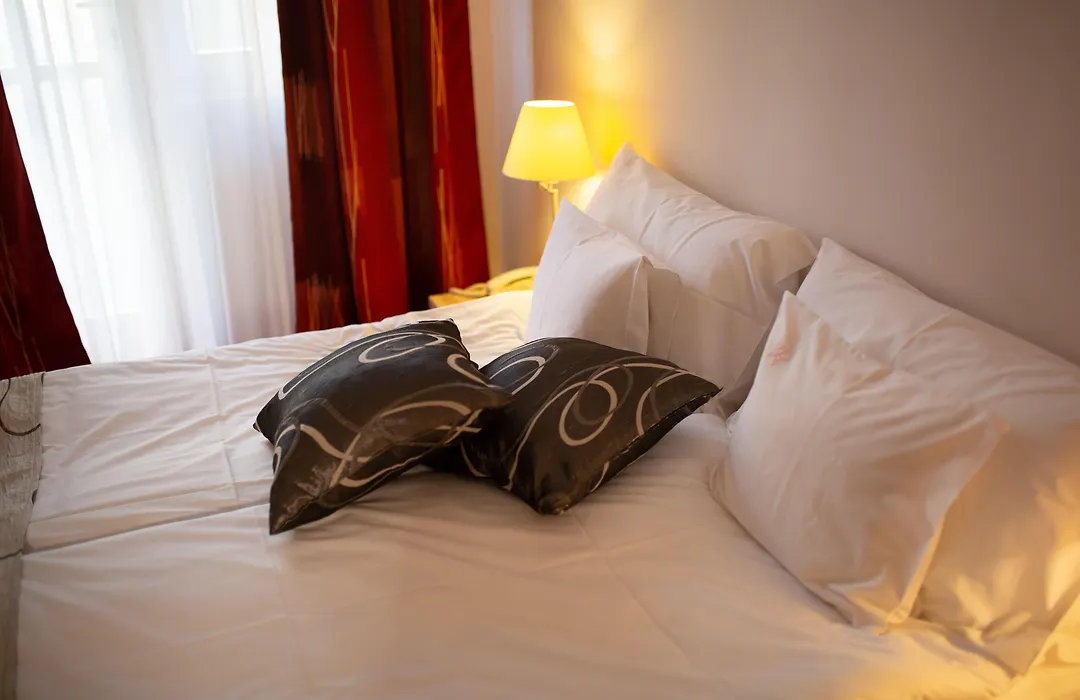 Zsanett Hotel-1