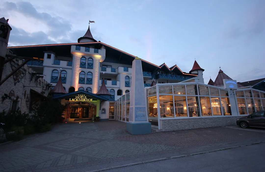 Schlosshotel Lacknerhof-1