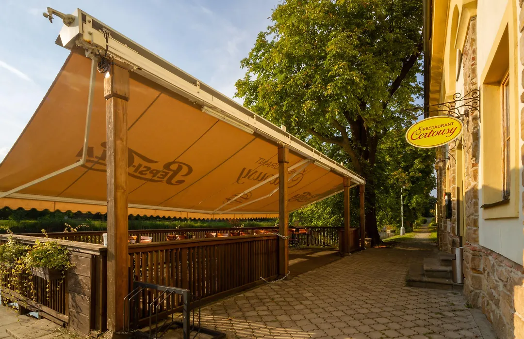 Hotel Certousy-1