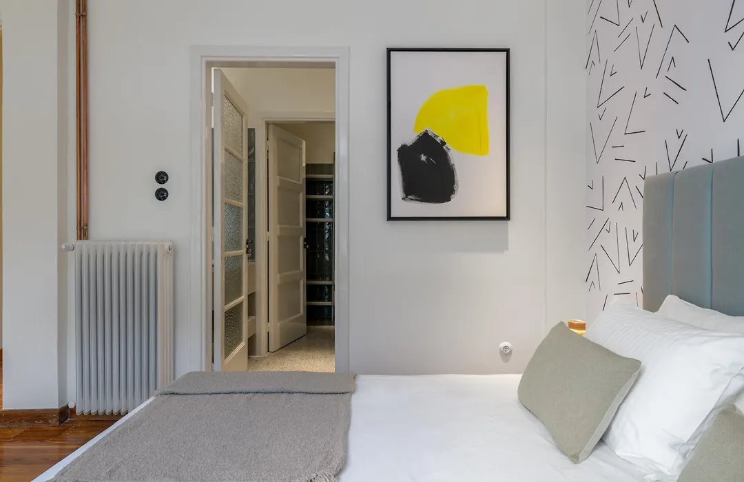 An Outstanding 3 Bdrm Apartment In The Heart Of Athens-1