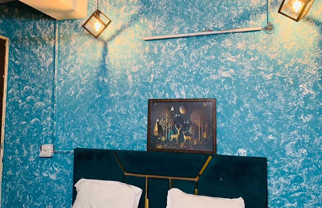 Glory Hotel-1