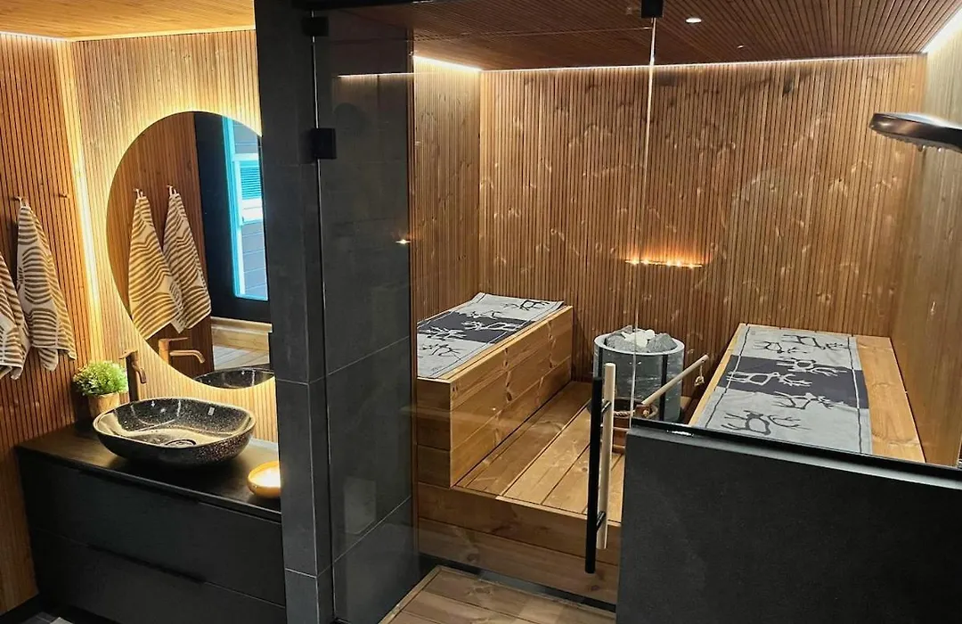 Private Home With Hot Tub & Sauna-1