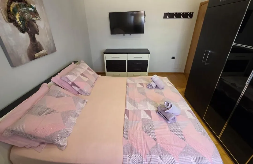E&E Apartment-1