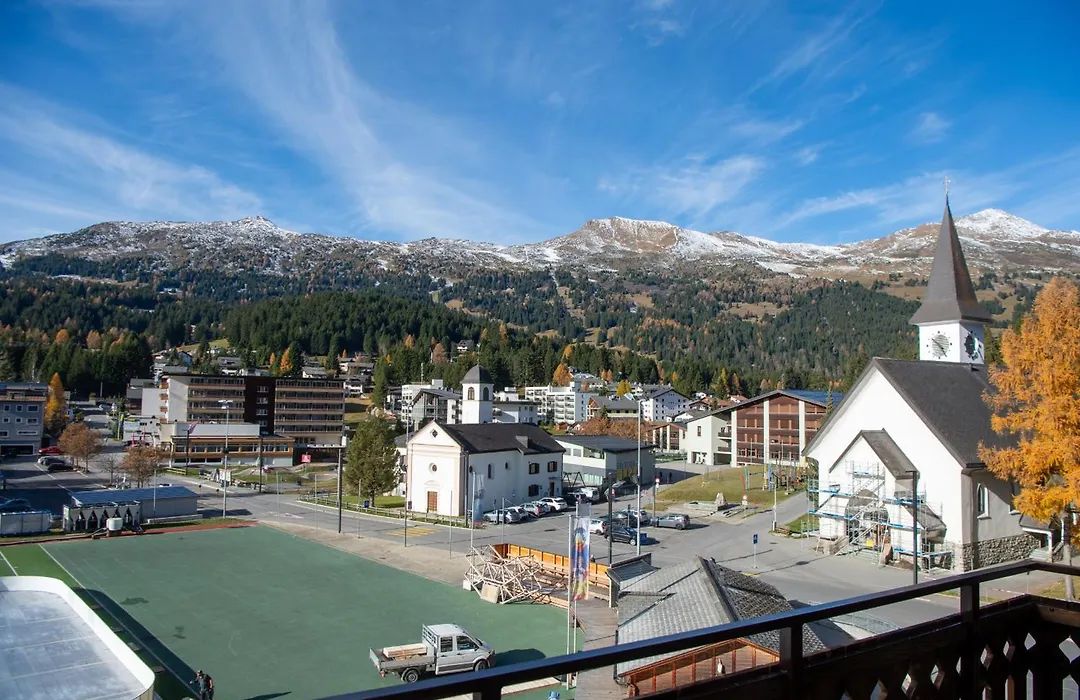 Apartment With Mountain View-1