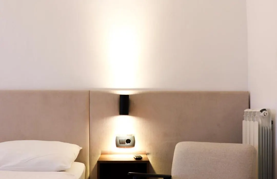 Rooms Vodisek - Depandansa Hotela Capris Capodistria Boutique-1