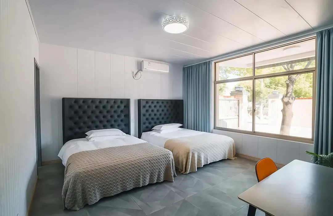 马蒂斯酒店 上海浦东机场店 Matisse American Graffiti Style Hotel Shanghai & Free Airport Pick-Up & Drop-Off 24 &7 Service500 Meters Straight From Airport Beautiful Courtyard Laundry Service-1